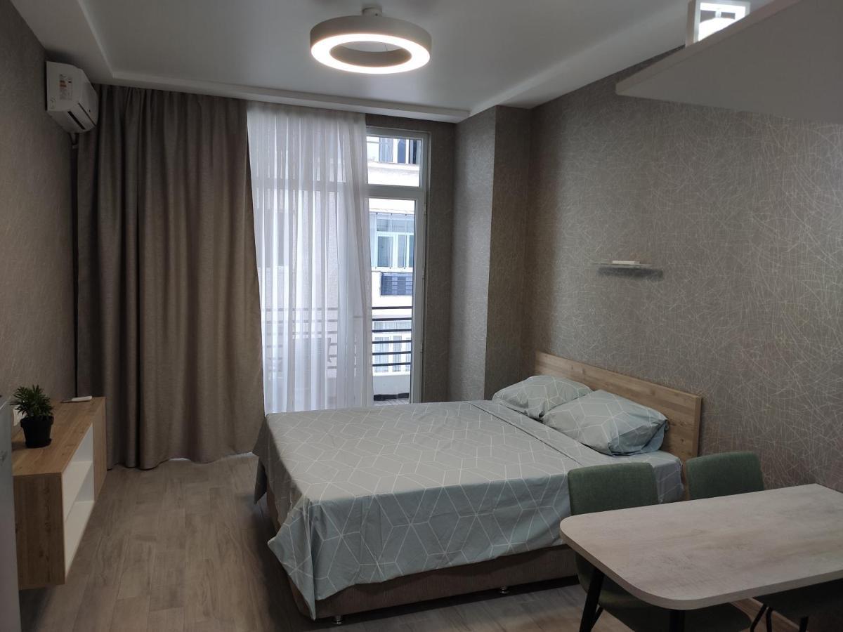 Real Palace Studio Batumi Bagian luar foto