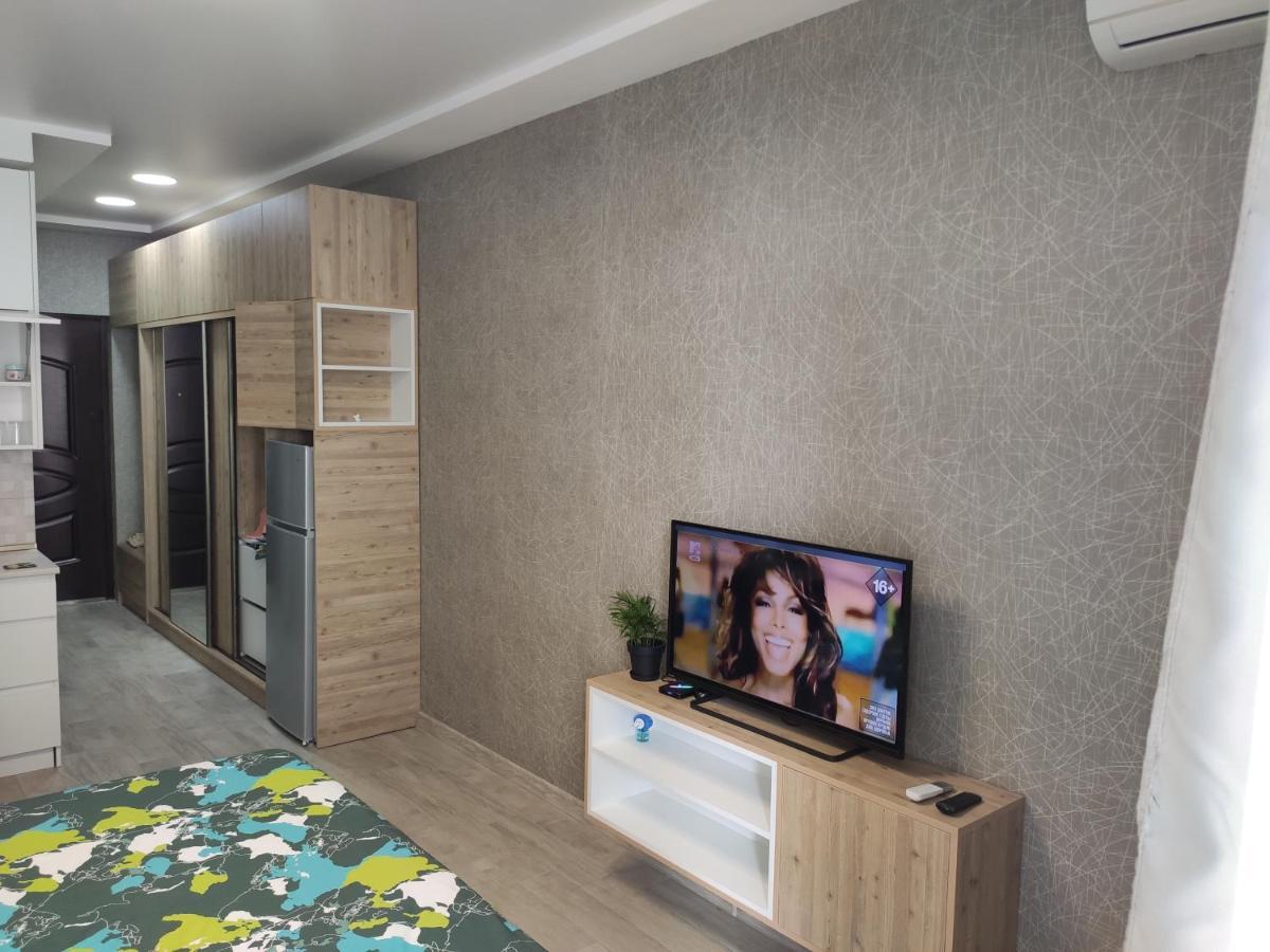 Real Palace Studio Batumi Bagian luar foto